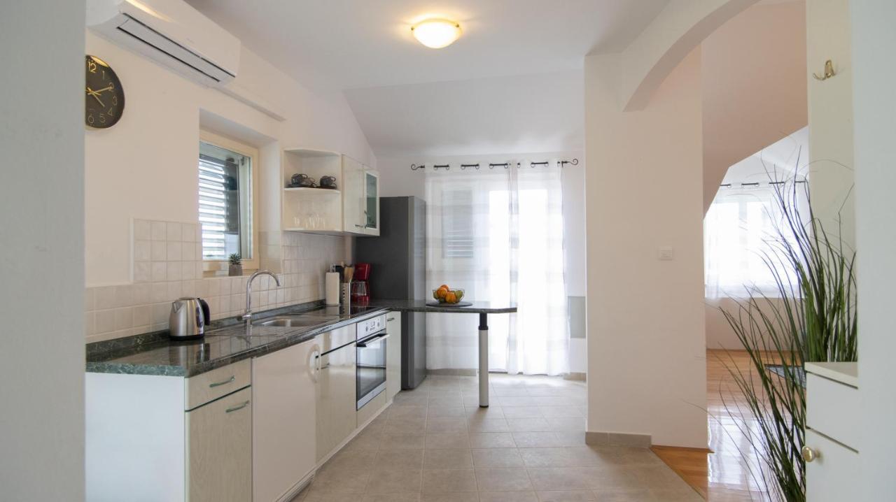Mozart Apartments บาชกาโวดา ภายนอก รูปภาพ