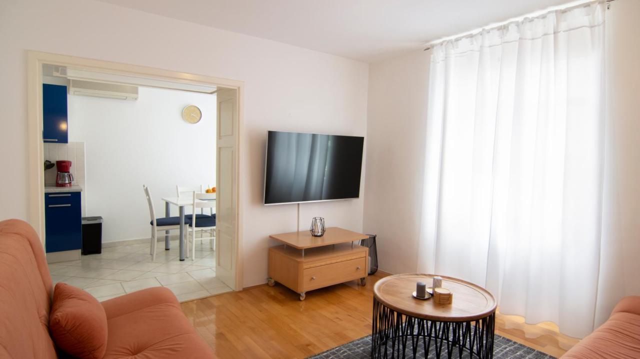 Mozart Apartments บาชกาโวดา ภายนอก รูปภาพ