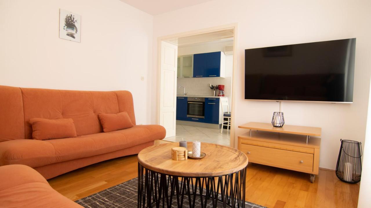Mozart Apartments บาชกาโวดา ภายนอก รูปภาพ