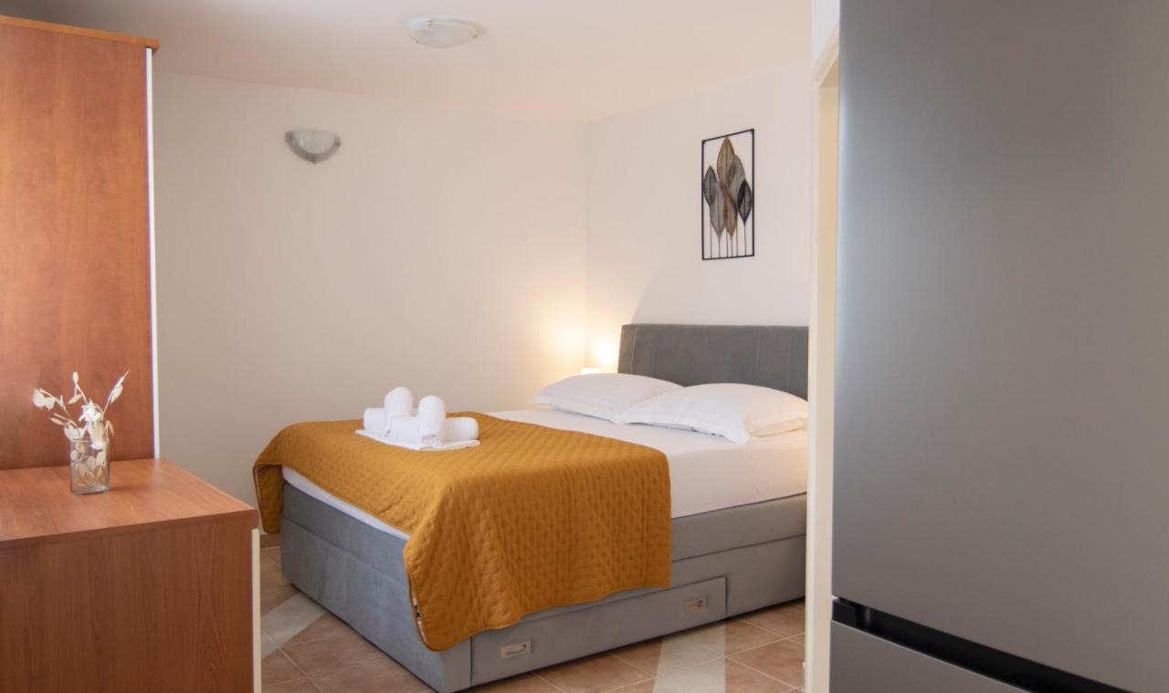 Mozart Apartments บาชกาโวดา ภายนอก รูปภาพ